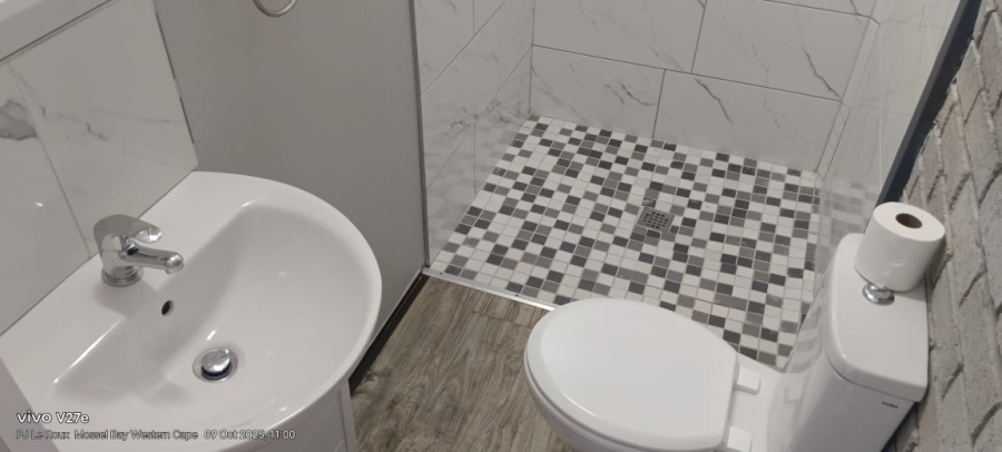 6 Bedroom Property for Sale in Seemeeu Park Western Cape